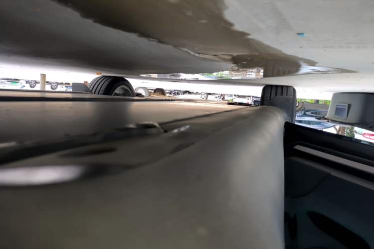Used Tesla Model Y 2021 Revised Version 2 Long-Range All-Wheel-Drive Edition Left Side Sill