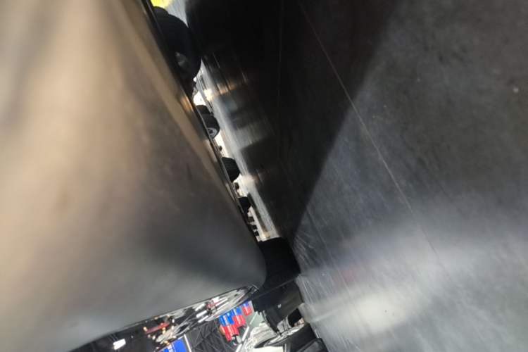 Used Tesla Model Y 2021 Standard Range Rear-Wheel Drive Version Left Side Sill