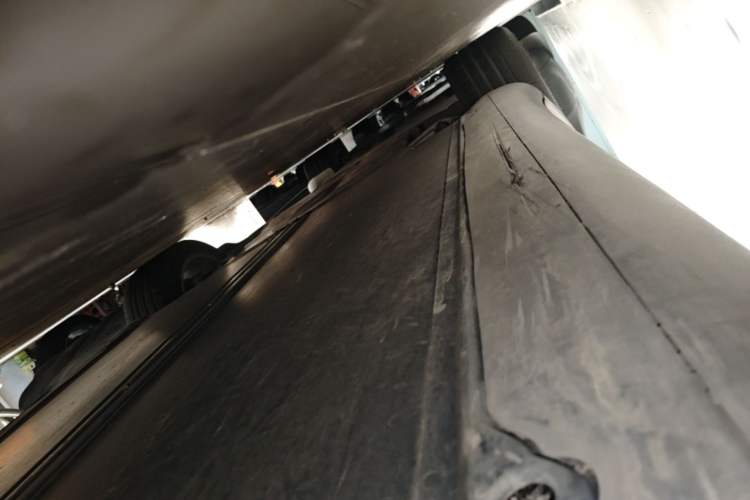 Used Tesla Model Y 2021 Long-Range All-Wheel-Drive Version Left Side Sill