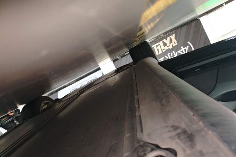 Used Tesla Model Y 2021 Standard Range Rear-Wheel Drive Version Left Side Sill