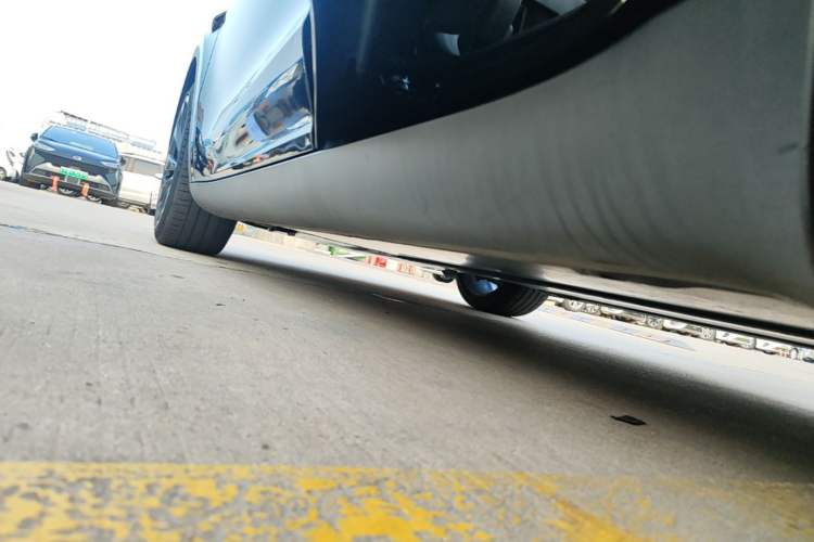 Used Tesla Model Y 2021 Standard Range Rear-Wheel Drive Version Left Side Sill