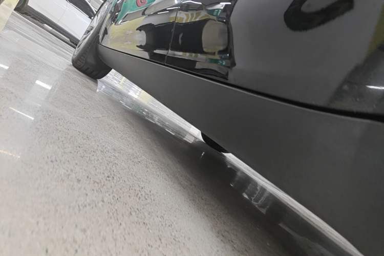 Used Tesla Model Y 2021 Standard Range Rear-Wheel Drive Version Left Side Sill