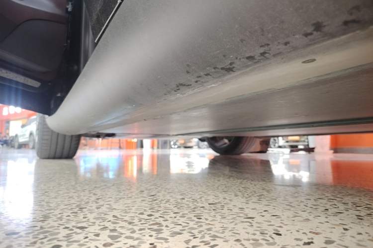Used Tesla Model Y 2021 Standard Range Rear-Wheel Drive Version Left Side Sill