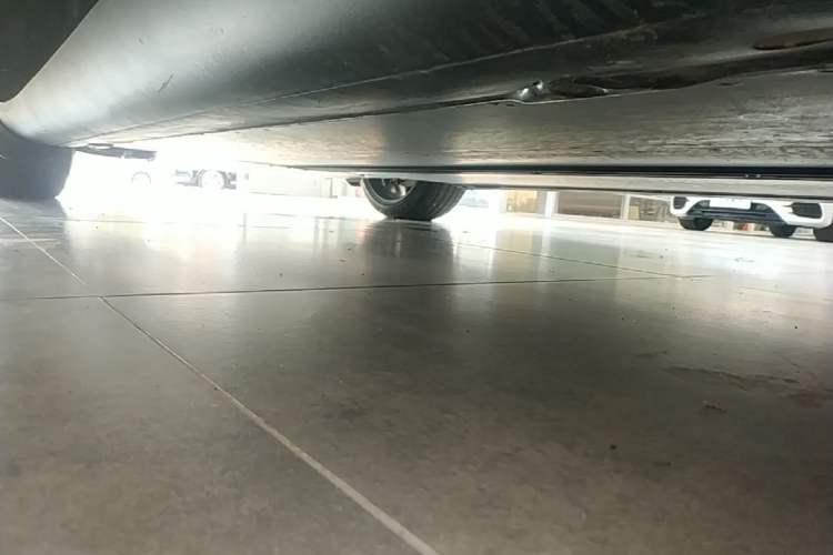Used Tesla Model Y 2021 Standard Range Rear-Wheel Drive Version Left Side Sill