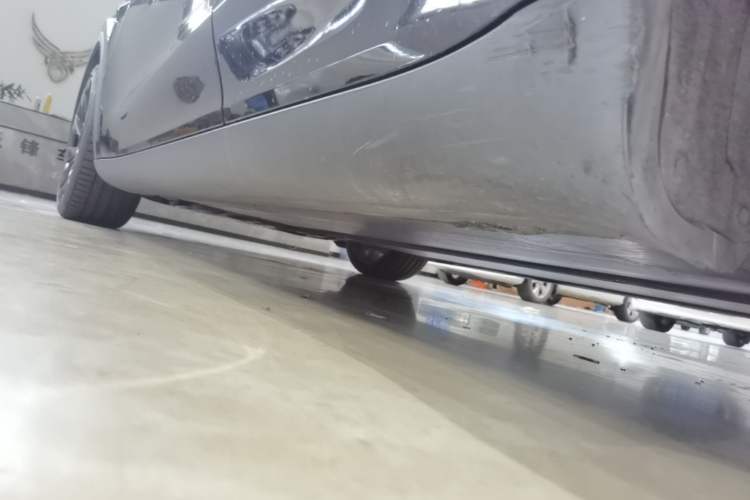 Used Tesla Model Y 2021 Standard Range Rear-Wheel Drive Version Left Side Sill