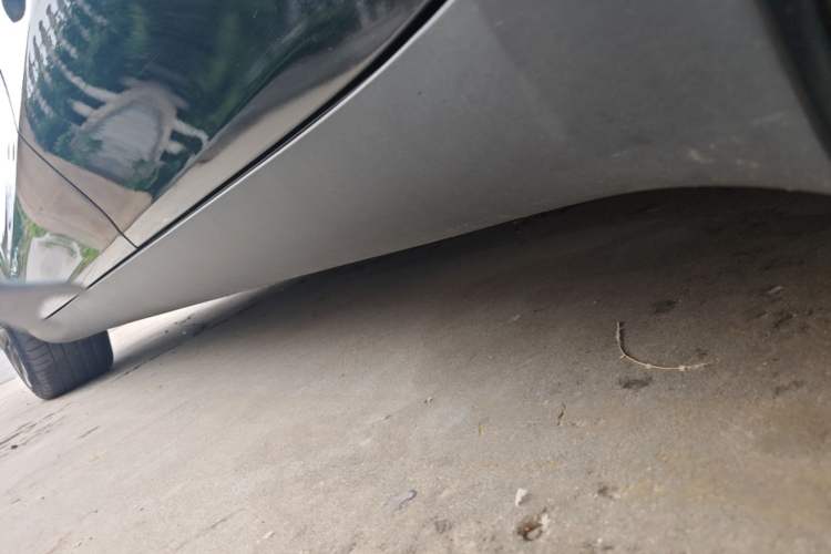 Used Tesla Model Y 2021 Standard Range Rear-Wheel Drive Version Left Side Sill