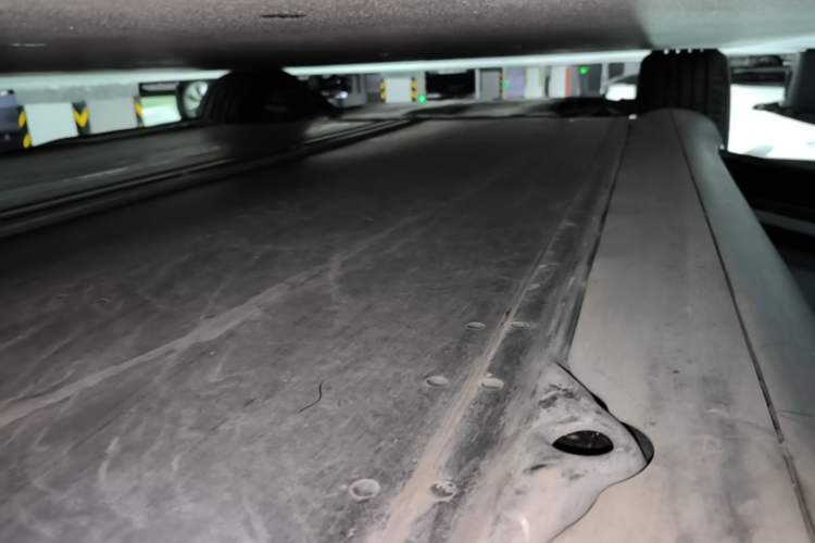 Used Tesla Model Y 2021 Long-Range All-Wheel-Drive Version Left Side Sill
