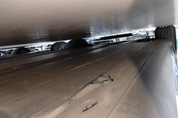 Used Tesla Model Y 2021 Long-Range All-Wheel-Drive Version Left Side Sill