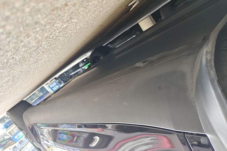 Used Tesla Model Y 2021 Standard Range Rear-Wheel Drive Version Left Side Sill