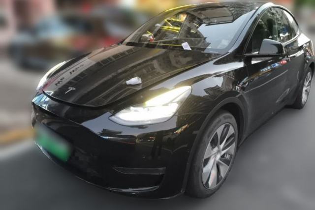 Używany Tesla Model Y 2021 Standard Range Rear-Wheel Drive Version