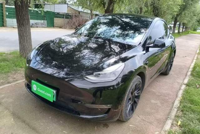 Ojetý Tesla Model Y 2021 Standard Range Rear-Wheel Drive Version