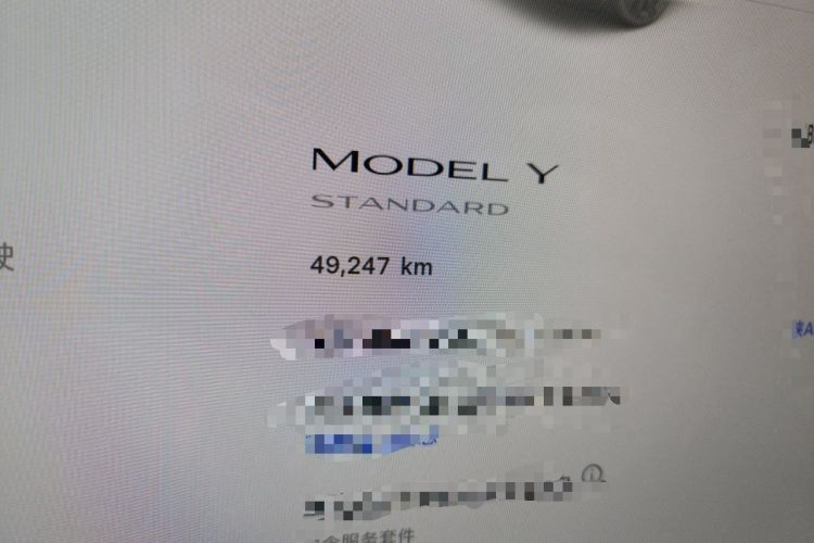 Used Tesla Model Y 2021 Standard Range Rear-Wheel Drive Version Odometer Close Up