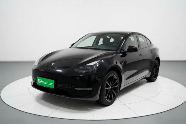 Tesla Model Y 2021 Long-Range All-Wheel-Drive Version с пробегом