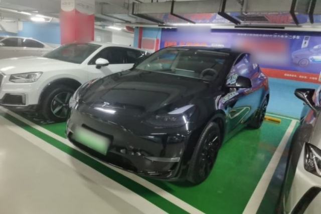 Used Tesla Model Y 2021 Long-Range All-Wheel-Drive Version