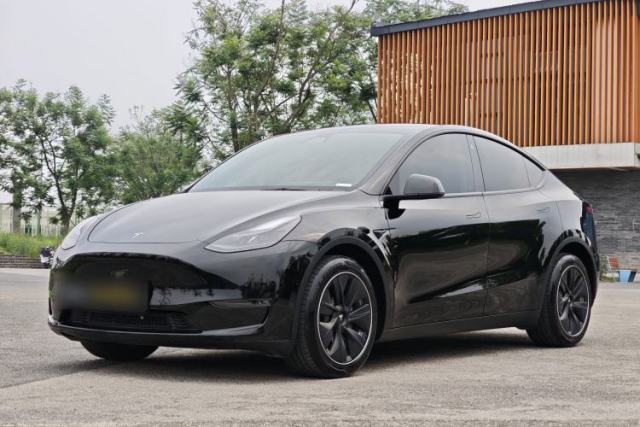Used Tesla Model Y 2021 Long-Range All-Wheel-Drive Version 3D7