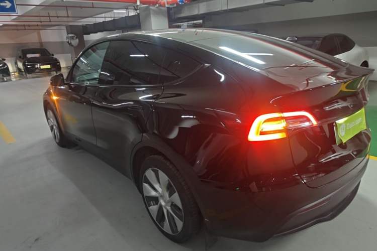 Used Tesla Model Y 2021 Long-Range All-Wheel-Drive Version Rear Left 45 Deg
