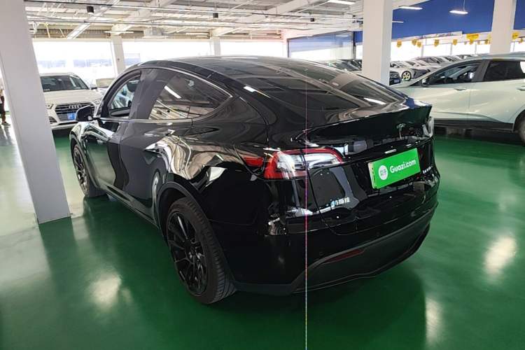 Used Tesla Model Y 2021 Long-Range All-Wheel-Drive Version 3D7 Rear Left 45 Deg