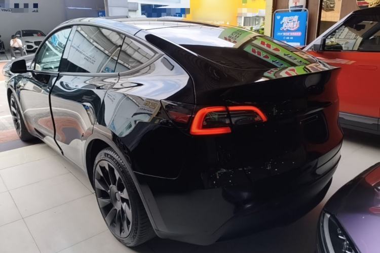Used Tesla Model Y 2021 Long-Range All-Wheel-Drive Version Rear Left 45 Deg