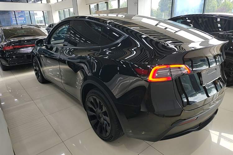 Used Tesla Model Y 2021 Long-Range All-Wheel-Drive Version 3D7 Rear Left 45 Deg
