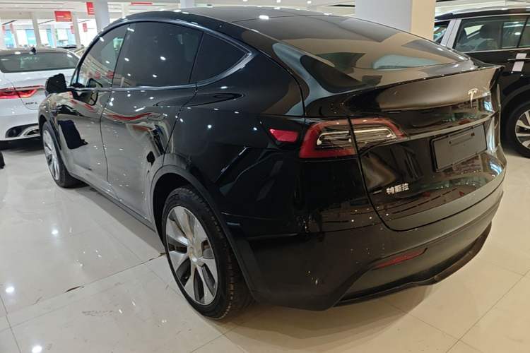 Used Tesla Model Y 2021 Long-Range All-Wheel-Drive Version 3D7 Rear Left 45 Deg