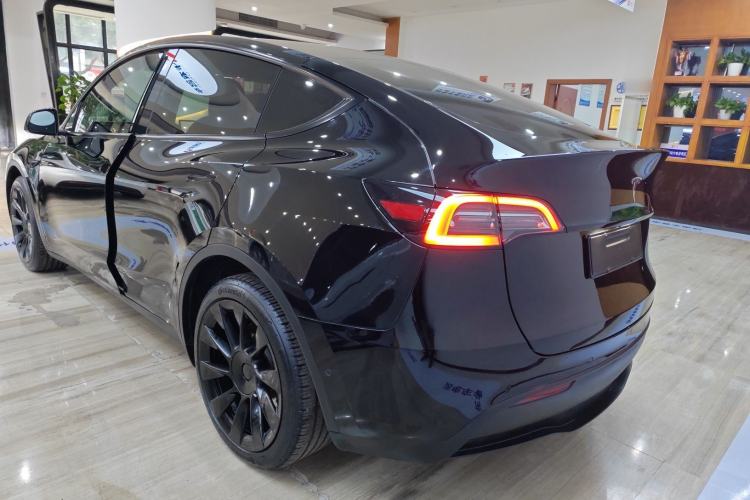 Used Tesla Model Y 2021 Long-Range All-Wheel-Drive Version 3D7 Rear Left 45 Deg