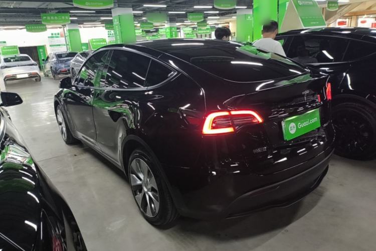 Used Tesla Model Y 2021 Long-Range All-Wheel-Drive Version 3D7 Rear Left 45 Deg