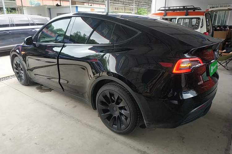 Used Tesla Model Y 2021 Standard Range Rear-Wheel Drive Version Rear Left 45 Deg