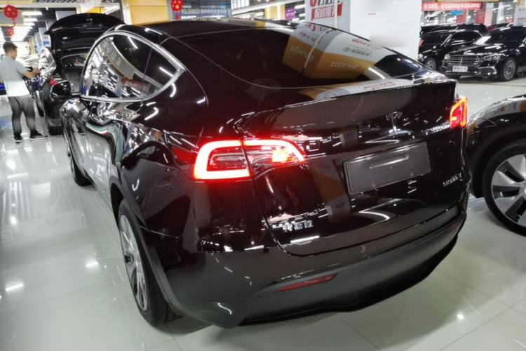 Used Tesla Model Y 2021 Long-Range All-Wheel-Drive Version 3D7 Rear Left 45 Deg