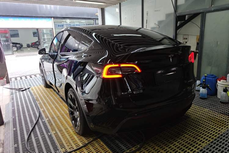 Used Tesla Model Y 2021 Standard Range Rear-Wheel Drive Version Rear Left 45 Deg