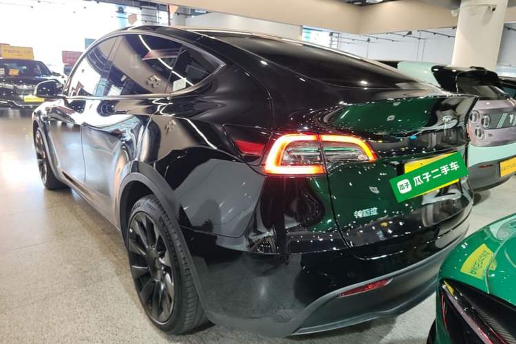 Used Tesla Model Y 2021 Long-Range All-Wheel-Drive Version Rear Left 45 Deg