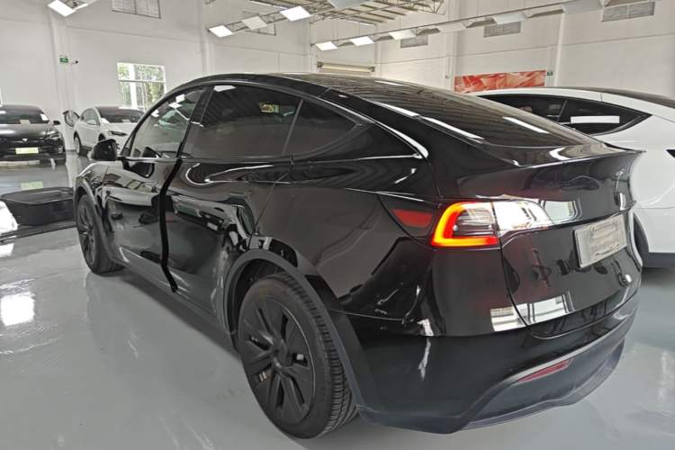 Used Tesla Model Y 2021 Long-Range All-Wheel-Drive Version Rear Left 45 Deg