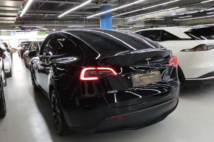 Used Tesla Model Y 2021 Standard Range Rear-Wheel Drive Version Rear Left 45 Deg