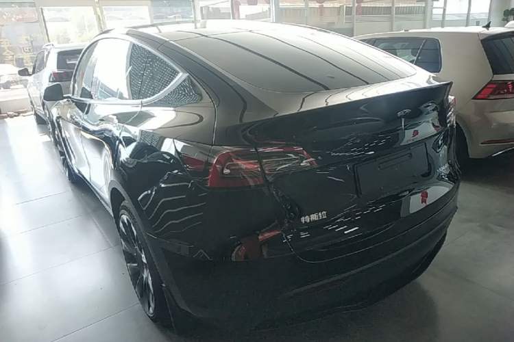 Used Tesla Model Y 2021 Standard Range Rear-Wheel Drive Version Rear Left 45 Deg