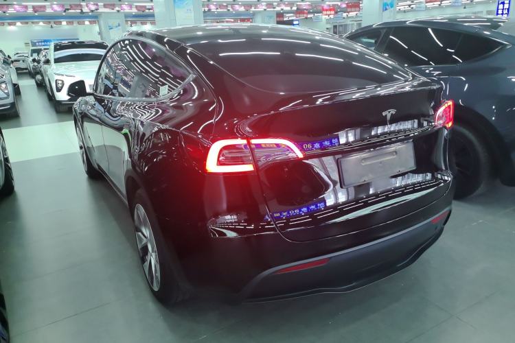 Used Tesla Model Y 2021 Long-Range All-Wheel-Drive Version Rear Left 45 Deg