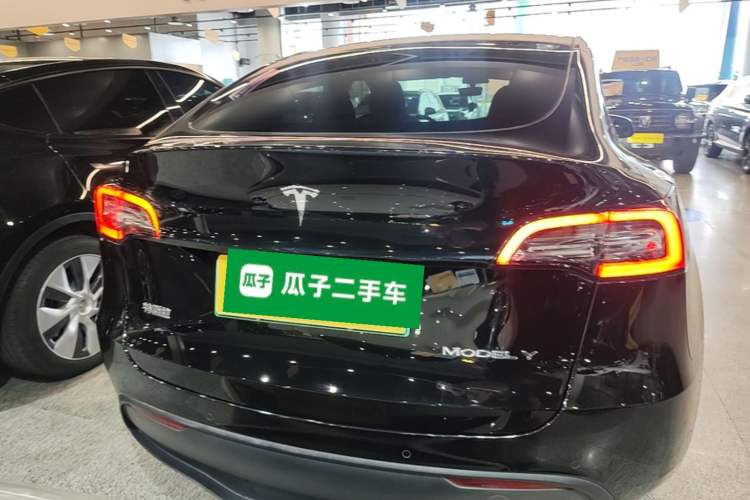 Used Tesla Model Y 2021 Long-Range All-Wheel-Drive Version Rear