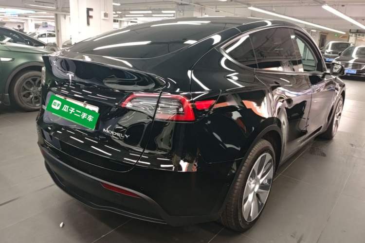Used Tesla Model Y 2021 Long-Range All-Wheel-Drive Version 3D7 Rear Right 45 Deg