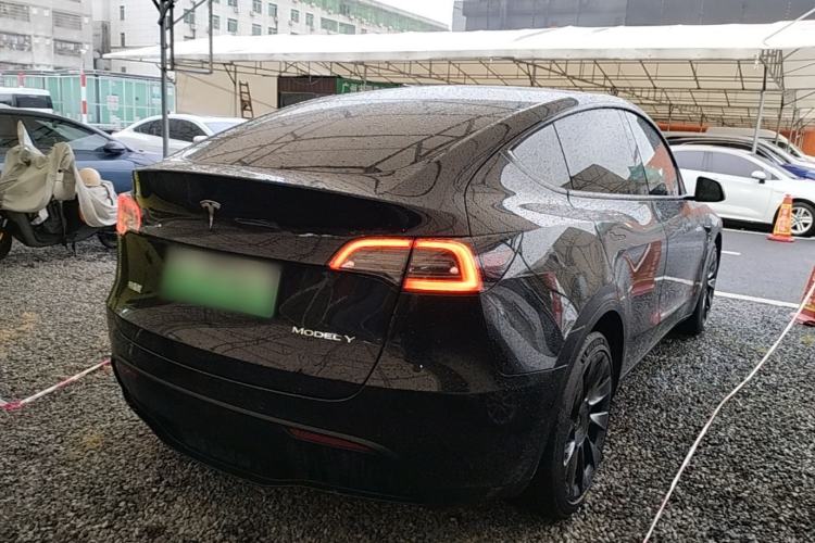 Used Tesla Model Y 2021 Standard Range Rear-Wheel Drive Version Rear Right 45 Deg