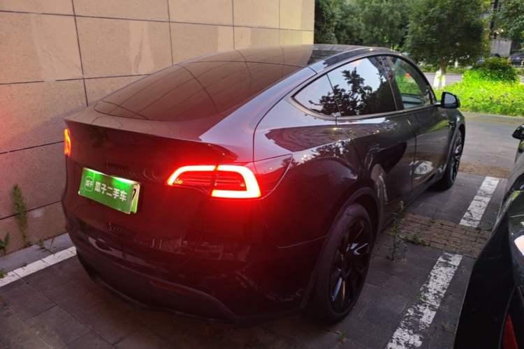 Used Tesla Model Y 2021 Standard Range Rear-Wheel Drive Version Rear Right 45 Deg