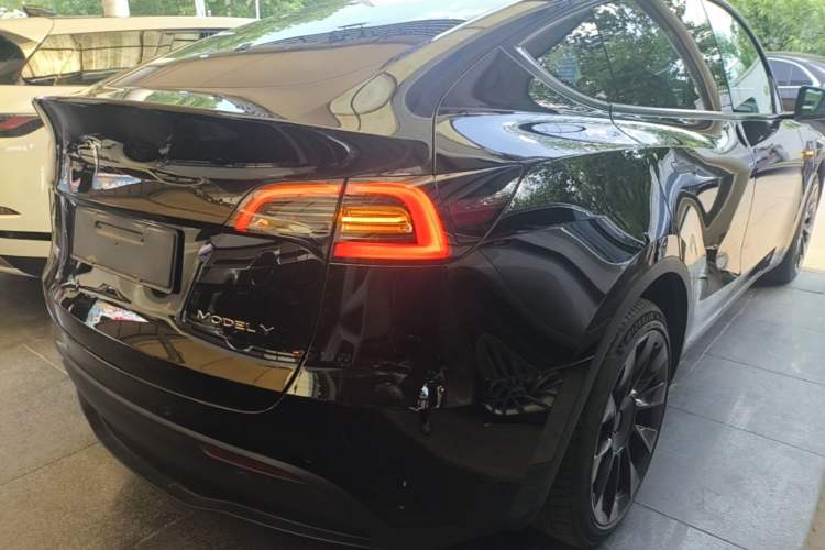 Used Tesla Model Y 2021 Long-Range All-Wheel-Drive Version Rear Right 45 Deg