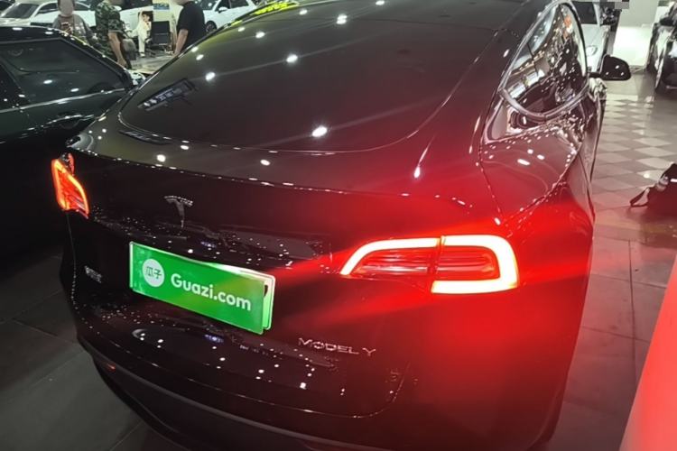 Used Tesla Model Y 2021 Standard Range Rear-Wheel Drive Version Rear Right 45 Deg