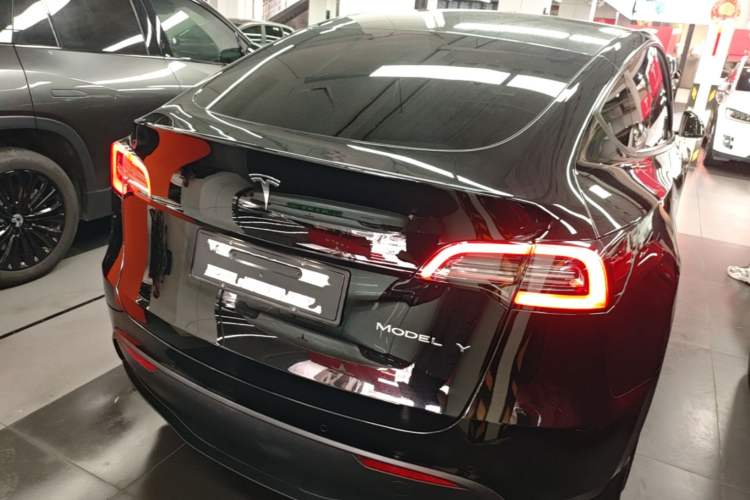 Used Tesla Model Y 2021 Standard Range Rear-Wheel Drive Version Rear Right 45 Deg