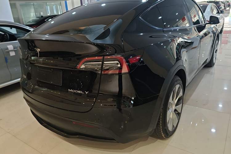 Used Tesla Model Y 2021 Long-Range All-Wheel-Drive Version 3D7 Rear Right 45 Deg