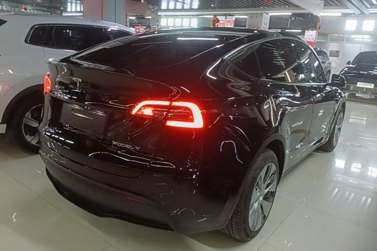 Used Tesla Model Y 2021 Standard Range Rear-Wheel Drive Version Rear Right 45 Deg