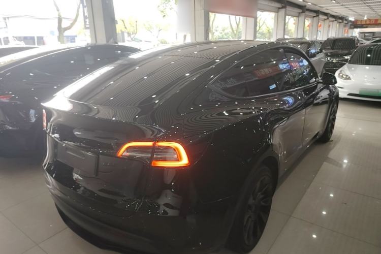 Used Tesla Model Y 2021 Standard Range Rear-Wheel Drive Version Rear Right 45 Deg