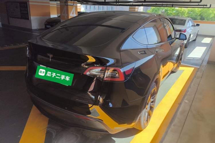 Used Tesla Model Y 2021 Standard Range Rear-Wheel Drive Version Rear Right 45 Deg