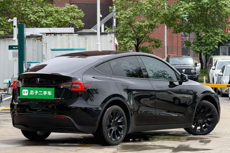 Used Tesla Model Y 2021 Revised Version 2 Long-Range All-Wheel-Drive Edition Rear Right 45 Deg