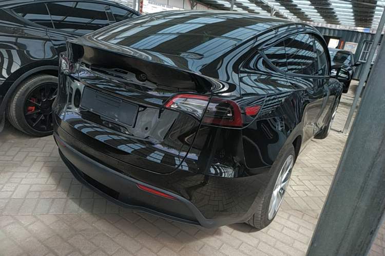 Used Tesla Model Y 2021 Standard Range Rear-Wheel Drive Version Rear Right 45 Deg
