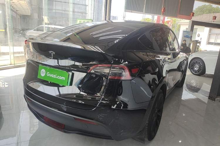 Used Tesla Model Y 2021 Long-Range All-Wheel-Drive Version 3D7 Rear Right 45 Deg