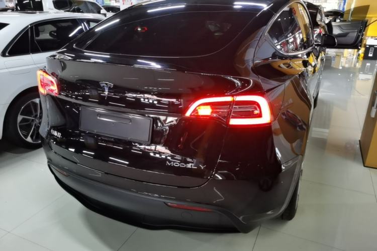 Used Tesla Model Y 2021 Long-Range All-Wheel-Drive Version 3D7 Rear Right 45 Deg