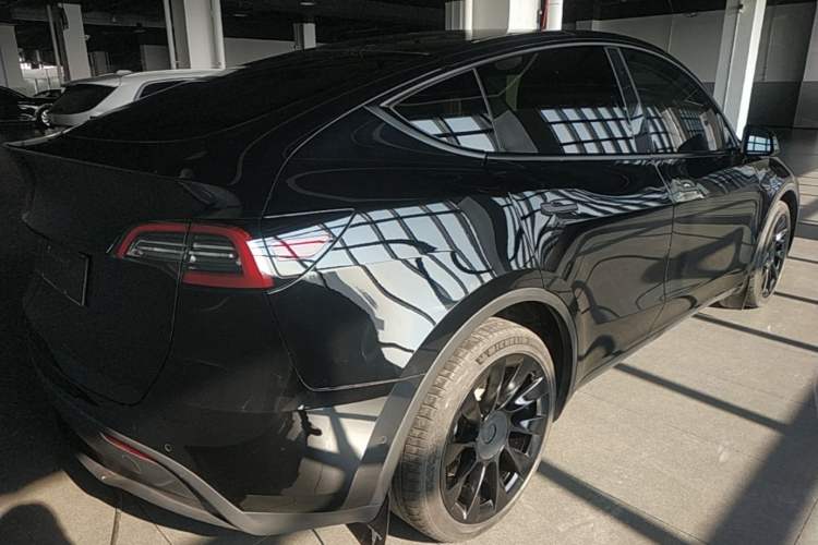 Used Tesla Model Y 2021 Long-Range All-Wheel-Drive Version 3D7 Rear Right 45 Deg